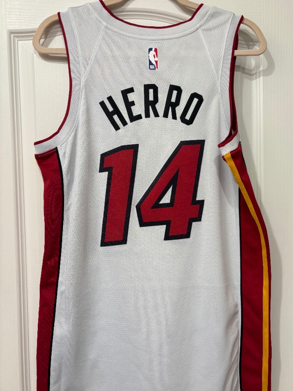 Nike NBA Miami Heat Tyler Herro #14 Swingman Dri-FIT Jersey White Men’s Medium 4